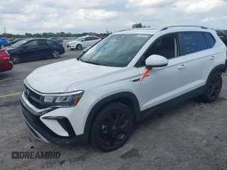 2024 Volkswagen Taos SE z VIN 3VVEX7B26RM128537, wystawiony jako IAAI lot #42344341 z przebiegiem 8 723 mil mil oraz . Historia ofert i sprzedaży dostępna na DreamBid. Obrazek 18.