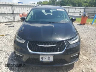 2022 Chrysler Pacifica Touring L with VIN 2C4RC1BG9NR185760, listed as a Copart auction lot 65392665 with 62,162 mi miles and Clean title. Bid and sale history available at DreamBid. Image 5.