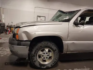 2004 Chevrolet Silverado 1500 with VIN 1GCEK19T74E385021, listed as a IAAI auction lot 41352639 with 152,734 mi miles and . Bid and sale history available at DreamBid. Image 6.