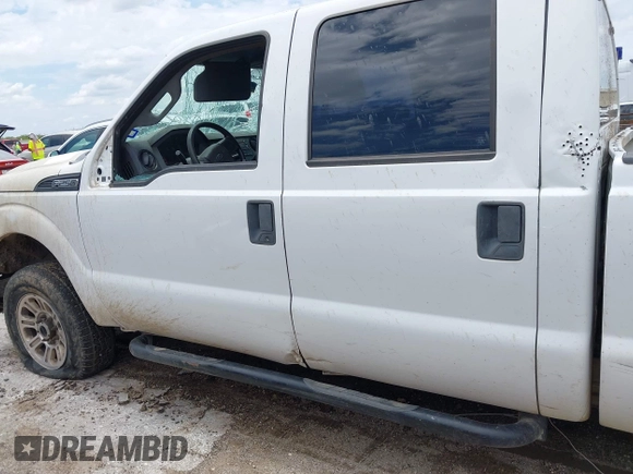 2014 Ford F-250 XL z VIN 1FT7W2B65EEB76210, wystawiony jako IAAI lot #42494326 z przebiegiem Nie podano mil oraz . Historia ofert i sprzedaży dostępna na DreamBid. Obrazek 14.