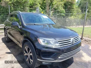 2017 Volkswagen Touareg Wolfsburg Edition с VIN WVGRF7BP9HD001737, выставлен на аукционе IAAI как лот 42280198 с пробегом 159 257 миль миль и . История ставок и продаж доступна на DreamBid. Изображение 1.