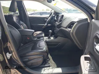 2020 Jeep Cherokee Latitude z VIN 1C4PJMCX3LD584466, wystawiony jako IAAI lot #42380627 z przebiegiem 53 062 mil mil oraz . Historia ofert i sprzedaży dostępna na DreamBid. Obrazek 5.