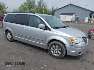 2010 Chrysler Town & Country Touring with VIN 2A4RR5D14AR271397, listed as a IAAI auction lot 42181231 with 200,547 mi miles and . Bid and sale history available at DreamBid. Image 1.
