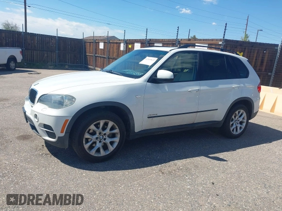 2011 BMW X5 35i z VIN 5UXZV4C57BL412326, wystawiony jako IAAI lot #42169632 z przebiegiem 93 153 mil mil oraz . Historia ofert i sprzedaży dostępna na DreamBid. Obrazek 14.