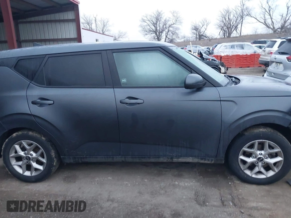 2020 Kia Soul S with VIN KNDJ23AU3L7732782, listed as a IAAI auction lot 41217711 with 63,225 mi miles. Bid and sale history available at carsss.com. Image 13.