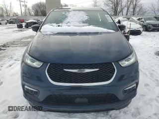 2024 Chrysler Pacifica Touring with VIN 2C4RC1FG7RR102178, listed as a Copart auction lot 88112085 with 2,767 mi miles and Clean title. Bid and sale history available at DreamBid. Image 5.