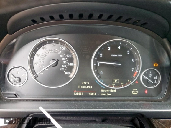 2015 BMW 5 Series 528i z VIN WBA5A5C51FD516809, wystawiony jako Copart lot #57714025 z przebiegiem 135 554 mil mil oraz Czysty tytuł • Clean title. Historia ofert i sprzedaży dostępna na DreamBid. Obrazek 9.