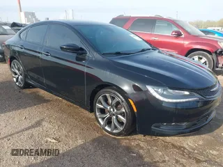 2016 Chrysler 200 S z VIN 1C3CCCBB7GN125955, wystawiony jako IAAI lot #42028420 z przebiegiem 106 301 mil mil oraz . Historia ofert i sprzedaży dostępna na DreamBid. Obrazek 1.