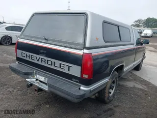 1989 Chevrolet C/K 1500 with VIN 1GCDC14K6KE204236, listed as a IAAI auction lot 41804316 with 174,241 mi miles. Bid and sale history available at carsss.com. Image 4.
