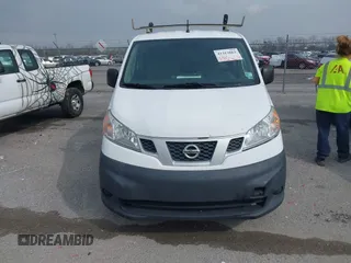 2016 Nissan NV200 S z VIN 3N6CM0KN6GK697491, wystawiony jako IAAI lot #41313863 z przebiegiem 156 838 mil mil oraz . Historia ofert i sprzedaży dostępna na DreamBid. Obrazek 12.