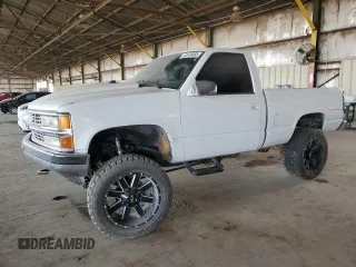 1988 Chevrolet Silverado 1500 with VIN 1GCDK14Z3JZ272341, listed as a Copart auction lot 42575665 with 118,877 mi miles and Salvage Title. Bid and sale history available at DreamBid. Image 1.