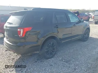 2017 Ford Explorer XLT с VIN 1FM5K8D84HGC45915, выставлен на аукционе IAAI как лот 42088691 с пробегом 162 159 миль миль и . История ставок и продаж доступна на DreamBid. Изображение 4.