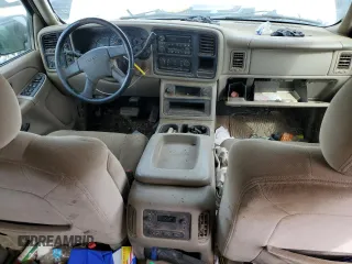 2004 GMC Sierra 2500HD SLE z VIN 1GTHK23104F109770, wystawiony jako Copart lot #46100875 z przebiegiem 101 723 mil mil oraz Szkoda całkowita • Salvage title. Historia ofert i sprzedaży dostępna na DreamBid. Obrazek 8.