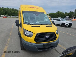 2019 Ford Transit z VIN 1FTYR3XM7KKA24824, wystawiony jako IAAI lot #42500762 z przebiegiem 75 307 mil mil oraz . Historia ofert i sprzedaży dostępna na DreamBid. Obrazek 31.