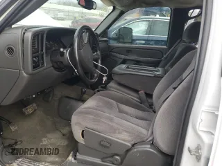 2007 GMC Sierra 2500HD Classic SLT with VIN 1GTHK23D17F118881, listed as a Copart auction lot 43804975 with 236,902 mi miles and Salvage Title. Bid and sale history available at carsss.com. Image 7.