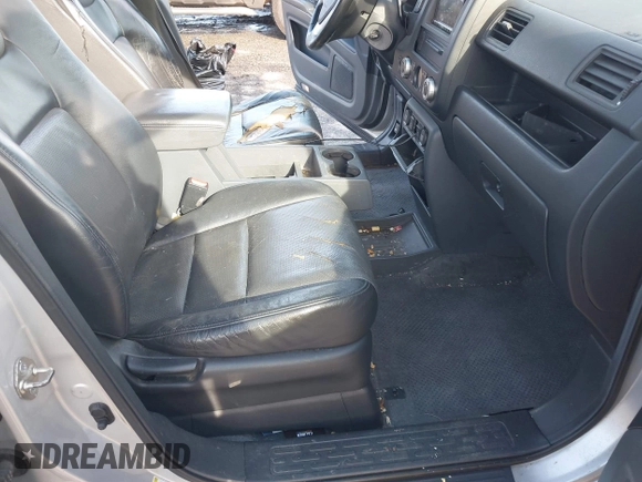 2006 Honda Ridgeline RTL z VIN 2HJYK165X6H570027, wystawiony jako IAAI lot #41868389 z przebiegiem 207 020 mil mil oraz . Historia ofert i sprzedaży dostępna na DreamBid. Obrazek 5.
