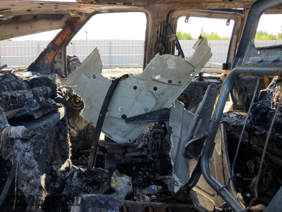 2004 Ford Econoline Passenger XL with VIN 1FBSS31L54HB38576, listed as a Copart auction lot 55880145 with Not provided miles and Salvage title. Bid and sale history available at DreamBid. Image 7.