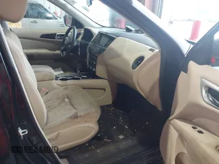 2017 Nissan Pathfinder SV z VIN 5N1DR2MN3HC900910, wystawiony jako IAAI lot #42355199 z przebiegiem 127 544 mil mil oraz . Historia ofert i sprzedaży dostępna na DreamBid. Obrazek 5.