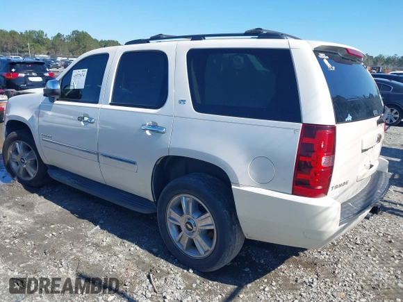 2010 Chevrolet Tahoe LTZ z VIN 1GNUCCE01AR184758, wystawiony jako IAAI lot #41577674 z przebiegiem 245 352 mil mil oraz . Historia ofert i sprzedaży dostępna na DreamBid. Obrazek 3.