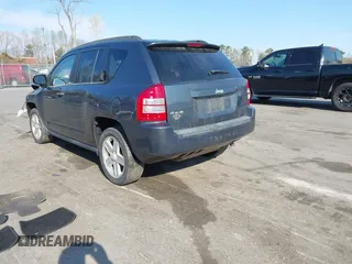 2008 Jeep Compass Sport with VIN 1J8FF47W68D758903, listed as a IAAI auction lot 41904401 with 154,016 mi miles. Bid and sale history available at carsss.com. Image 3.
