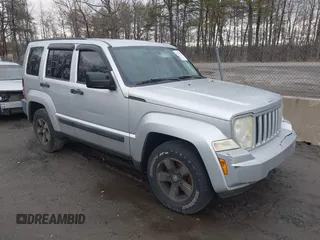 2008 Jeep Liberty Sport with VIN 1J8GN28K08W179241, listed as a IAAI auction lot 41770277 with 204,120 mi miles. Bid and sale history available at carsss.com. Image 1.