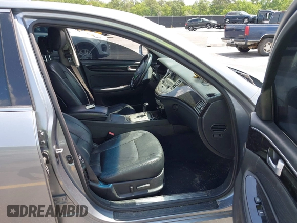 2013 Hyundai Genesis 3.8L with VIN KMHGC4DD1DU256345, listed as a IAAI auction lot 42187431 with 117,528 mi miles and . Bid and sale history available at DreamBid. Image 5.