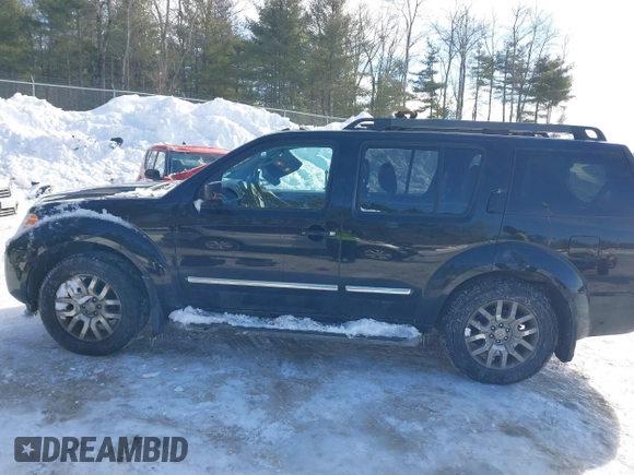 2012 Nissan Pathfinder LE z VIN 5N1AR1NB0CC608450, wystawiony jako IAAI lot #41625816 z przebiegiem 209 120 mil mil oraz . Historia ofert i sprzedaży dostępna na DreamBid. Obrazek 15.