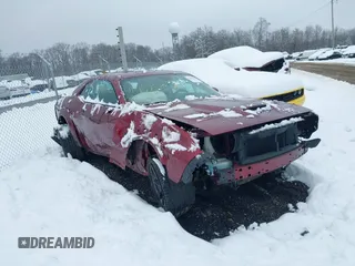 2021 Dodge Challenger R/T Scat Pack z VIN 2C3CDZFJXMH555369, wystawiony jako IAAI lot #41459833 z przebiegiem 64 838 mil mil oraz . Historia ofert i sprzedaży dostępna na DreamBid. Obrazek 1.