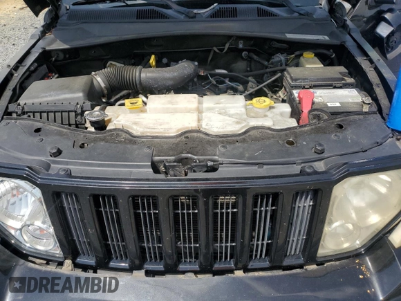 2008 Jeep Liberty Sport z VIN 1J8GN28K18W278117, wystawiony jako Copart lot #54566504 z przebiegiem 148 948 mil mil oraz Szkody całkowita. Historia ofert i sprzedaży dostępna na DreamBid. Obrazek 12.