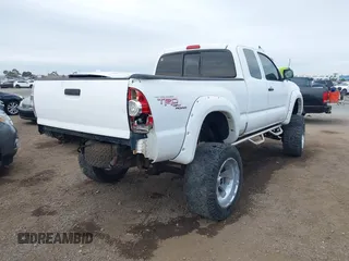 2008 Toyota Tacoma with VIN 5TEUU42N28Z531007, listed as a IAAI auction lot 41743306 with 92,105 mi miles and . Bid and sale history available at DreamBid. Image 4.