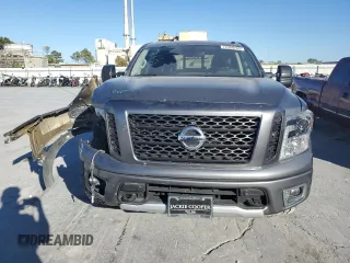 2017 Nissan Titan Platinum Reserve z VIN 1N6AA1E53HN543012, wystawiony jako Copart lot #39144854 z przebiegiem 83 008 mil mil oraz Szkoda całkowita • Salvage title. Historia ofert i sprzedaży dostępna na DreamBid. Obrazek 5.