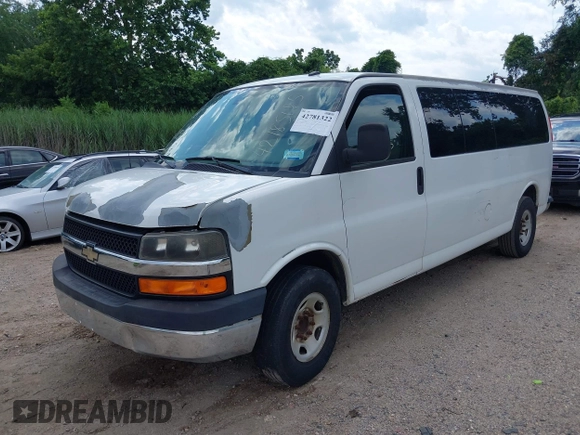 2011 Chevrolet Express Passenger 1LT z VIN 1GAZG1FG7B1171122, wystawiony jako IAAI lot #42781322 z przebiegiem 262 838 mil mil oraz . Historia ofert i sprzedaży dostępna na DreamBid. Obrazek 17.