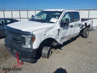 2019 Ford Super Duty F-250 SRW XL with VIN 1FT7W2BT6KEC91075, listed as a IAAI auction lot 40992258 with 218,149 mi miles. Bid and sale history available at carsss.com. Image 17.