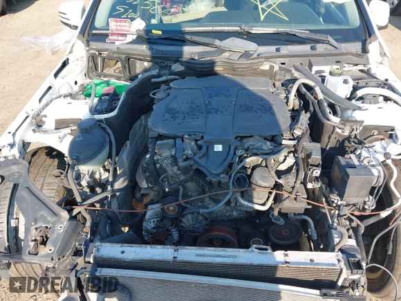 2013 Mercedes-Benz C 300 Sport with VIN WDDGF8AB8DR273075, listed as a IAAI auction lot 42406838 with Not provided miles and . Bid and sale history available at DreamBid. Image 10.