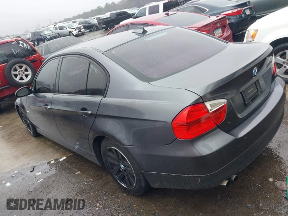 2007 BMW 3 Series 328i with VIN WBAVA37577NE29557, listed as a IAAI auction lot 41518808 with 200,966 mi miles and . Bid and sale history available at DreamBid. Image 3.