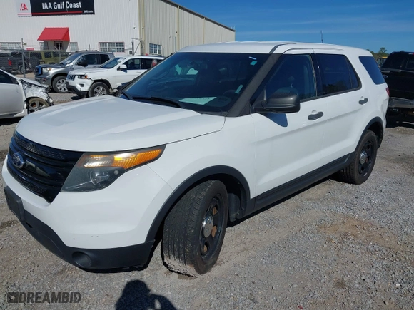 2013 Ford Utility Police Interceptor with VIN 1FM5K8AR8DGC10947, listed as a IAAI auction lot 41612324 with 133,725 mi miles. Bid and sale history available at carsss.com. Image 17.