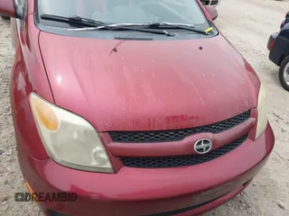 2006 Scion xA z VIN JTKKT624460159477, wystawiony jako IAAI lot #42314855 z przebiegiem 234 611 mil mil oraz . Historia ofert i sprzedaży dostępna na DreamBid. Obrazek 6.