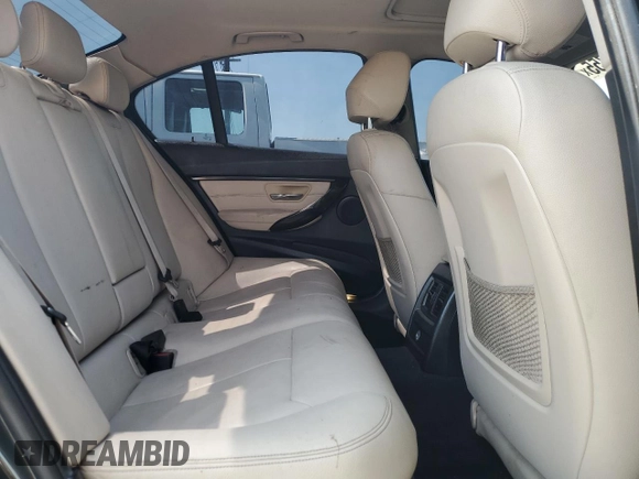 2015 BMW 3 Series 328i z VIN WBA3C1C58FK121855, wystawiony jako Copart lot #61257755 z przebiegiem 96 566 mil mil oraz Szkoda całkowita • Salvage title. Historia ofert i sprzedaży dostępna na DreamBid. Obrazek 10.