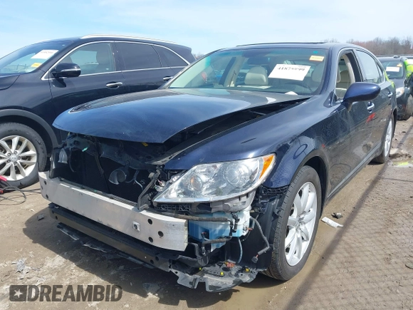 2008 Lexus LS 460 LWB with VIN JTHGL46F185021333, listed as a IAAI auction lot 41875999 with 111,418 mi miles. Bid and sale history available at carsss.com. Image 17.