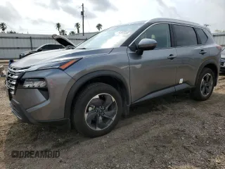 2024 Nissan Rogue SV z VIN JN8BT3BA5RW360497, wystawiony jako Copart lot #54062005 z przebiegiem 5 366 mil mil oraz Szkoda całkowita • Salvage title. Historia ofert i sprzedaży dostępna na DreamBid. Obrazek 1.