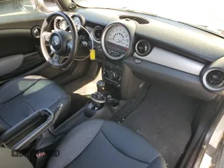 2011 MINI Convertible z VIN WMWZN3C55BT133563, wystawiony jako Copart lot #57984335 z przebiegiem 78 972 mil mil oraz Czysty tytuł • Clean title. Historia ofert i sprzedaży dostępna na DreamBid. Obrazek 8.