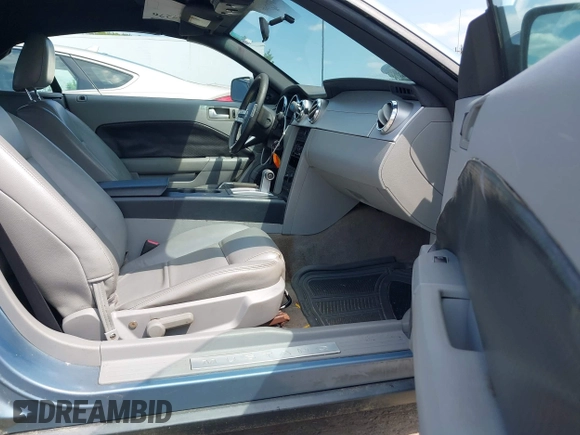 2005 Ford Mustang Deluxe with VIN 1ZVFT84N555175518, listed as a IAAI auction lot 42427276 with 196,095 mi miles and . Bid and sale history available at DreamBid. Image 5.