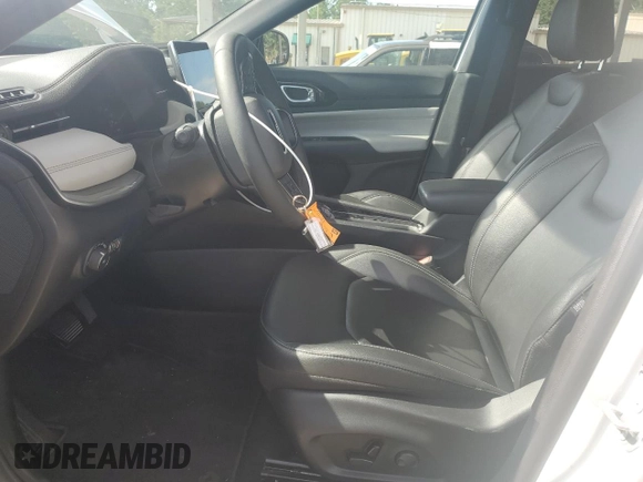 2025 Jeep Compass Limited with VIN 3C4NJDCN6ST511638, listed as a Copart auction lot 63121135 with 16,324 mi miles and Clean title. Bid and sale history available at DreamBid. Image 7.