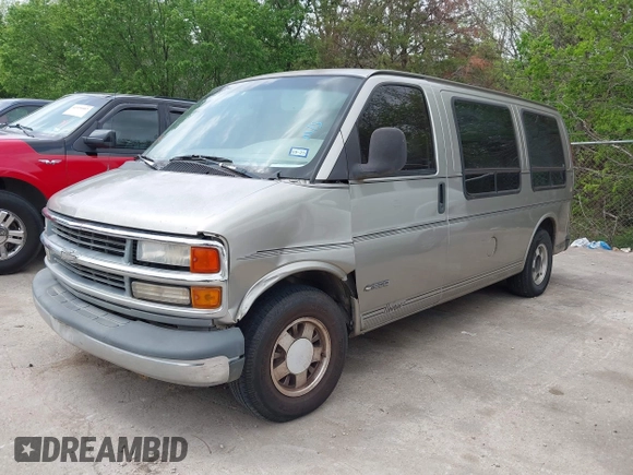 2000 Chevrolet Express Cargo Van w/YF7 with VIN 1GBFG15R6Y1176841, listed as a IAAI auction lot 41943022 with 428,908 mi miles. Bid and sale history available at carsss.com. Image 2.