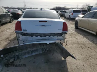 2017 Chrysler 300 Limited z VIN 2C3CCARG1HH610415, wystawiony jako Copart lot #43934085 z przebiegiem 162 614 mil mil oraz Szkoda całkowita • Salvage title. Historia ofert i sprzedaży dostępna na DreamBid. Obrazek 6.