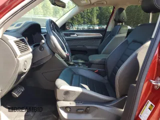 2023 Volkswagen Atlas SEL Premium R-Line with VIN 1V2FR2CA4PC525005, listed as a Copart auction lot 63870585 with 31,049 mi miles and Salvage title. Bid and sale history available at DreamBid. Image 7.
