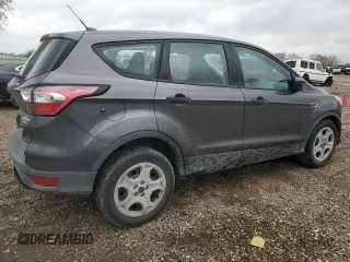 2017 Ford Escape S z VIN 1FMCU0F76HUD84825, wystawiony jako Copart lot #42800185 z przebiegiem 59 447 mil mil oraz Szkoda całkowita • Salvage title. Historia ofert i sprzedaży dostępna na DreamBid. Obrazek 3.