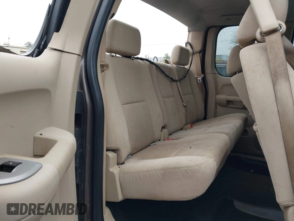 2007 Chevrolet Silverado 1500 LT w/1LT with VIN 2GCEC19J971723987, listed as a IAAI auction lot 41449499 with 302,703 mi miles. Bid and sale history available at carsss.com. Image 8.