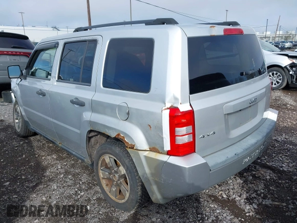 2008 Jeep Patriot Sport z VIN 1J8FF28W78D749498, wystawiony jako IAAI lot #42176034 z przebiegiem 154 625 mil mil oraz . Historia ofert i sprzedaży dostępna na DreamBid. Obrazek 3.