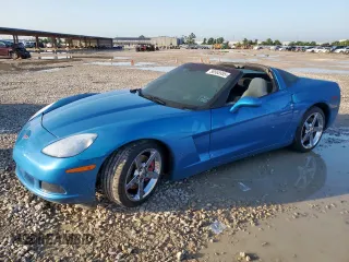 2008 Chevrolet Corvette z VIN 1G1YY26W585110424, wystawiony jako Copart lot #58565955 z przebiegiem 50 131 mil mil oraz Szkoda całkowita • Salvage title. Historia ofert i sprzedaży dostępna na DreamBid. Obrazek 1.